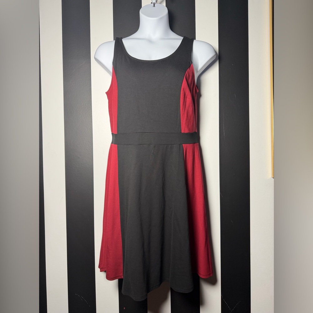 NWT Rosie Harlow Red & Black Color Block Scoop Neck Fit & Flare Plus Dress, 1X
